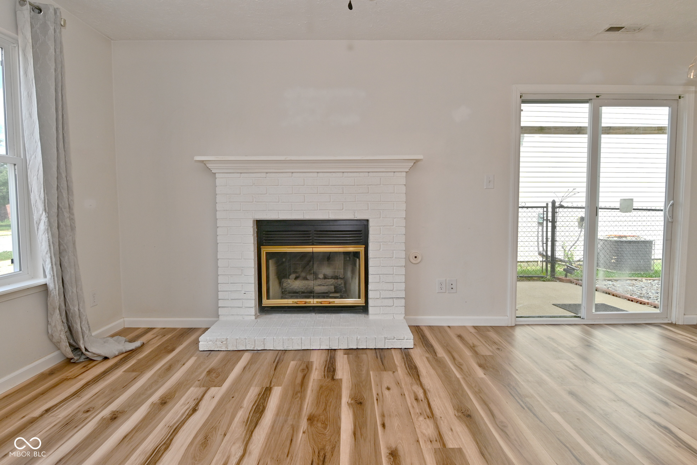 347 Lake Ridge Lane Greenwood, IN 46142 - Photo 5 of 39