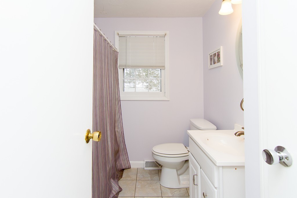 12 Northgate Road Franklin, MA 02038 - Photo 16 of 26 Gallery Image 16