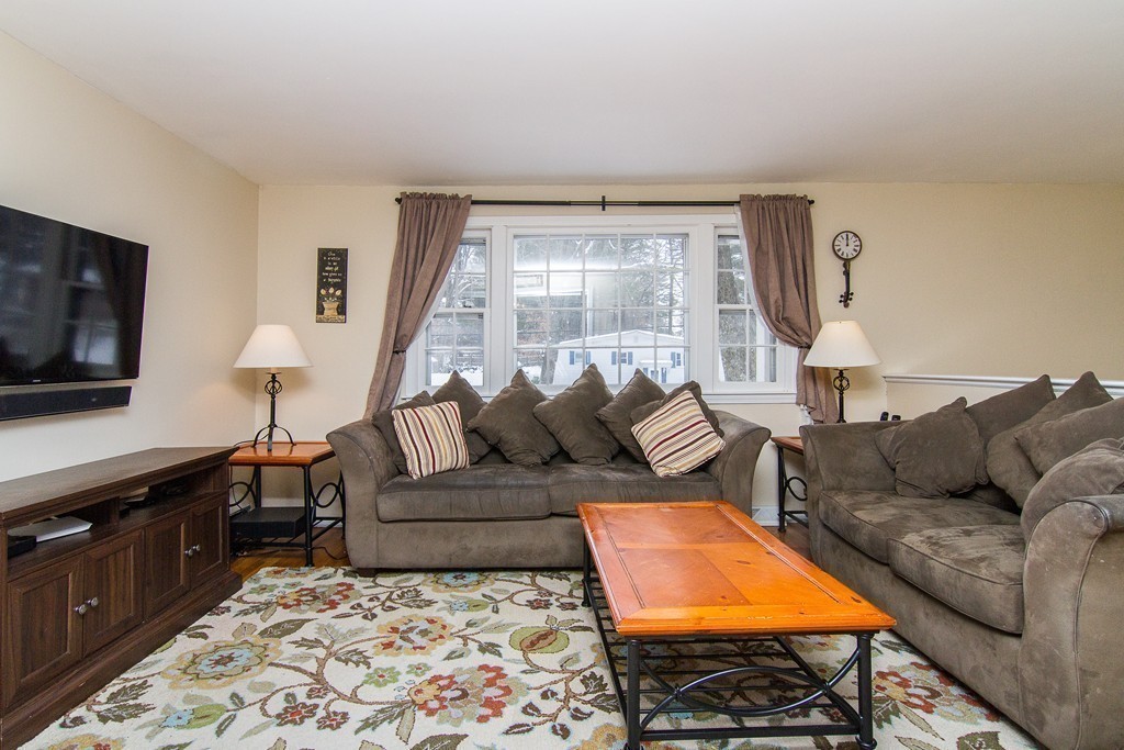 12 Northgate Road Franklin, MA 02038 - Photo 5 of 26 Gallery Image 5