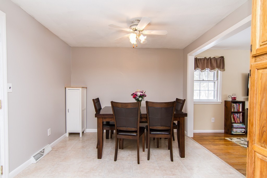12 Northgate Road Franklin, MA 02038 - Photo 6 of 26 Gallery Image 6