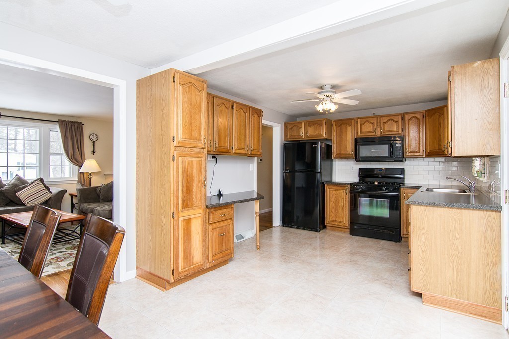12 Northgate Road Franklin, MA 02038 - Photo 7 of 26 Gallery Image 7