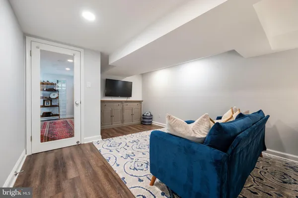 $5,900 | 822 South Royal Street, Alexandria, VA 22314