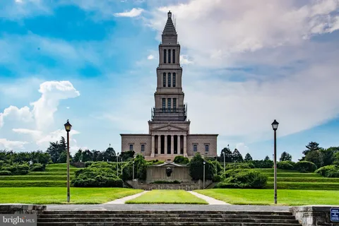 $5,900 | 822 South Royal Street, Alexandria, VA 22314