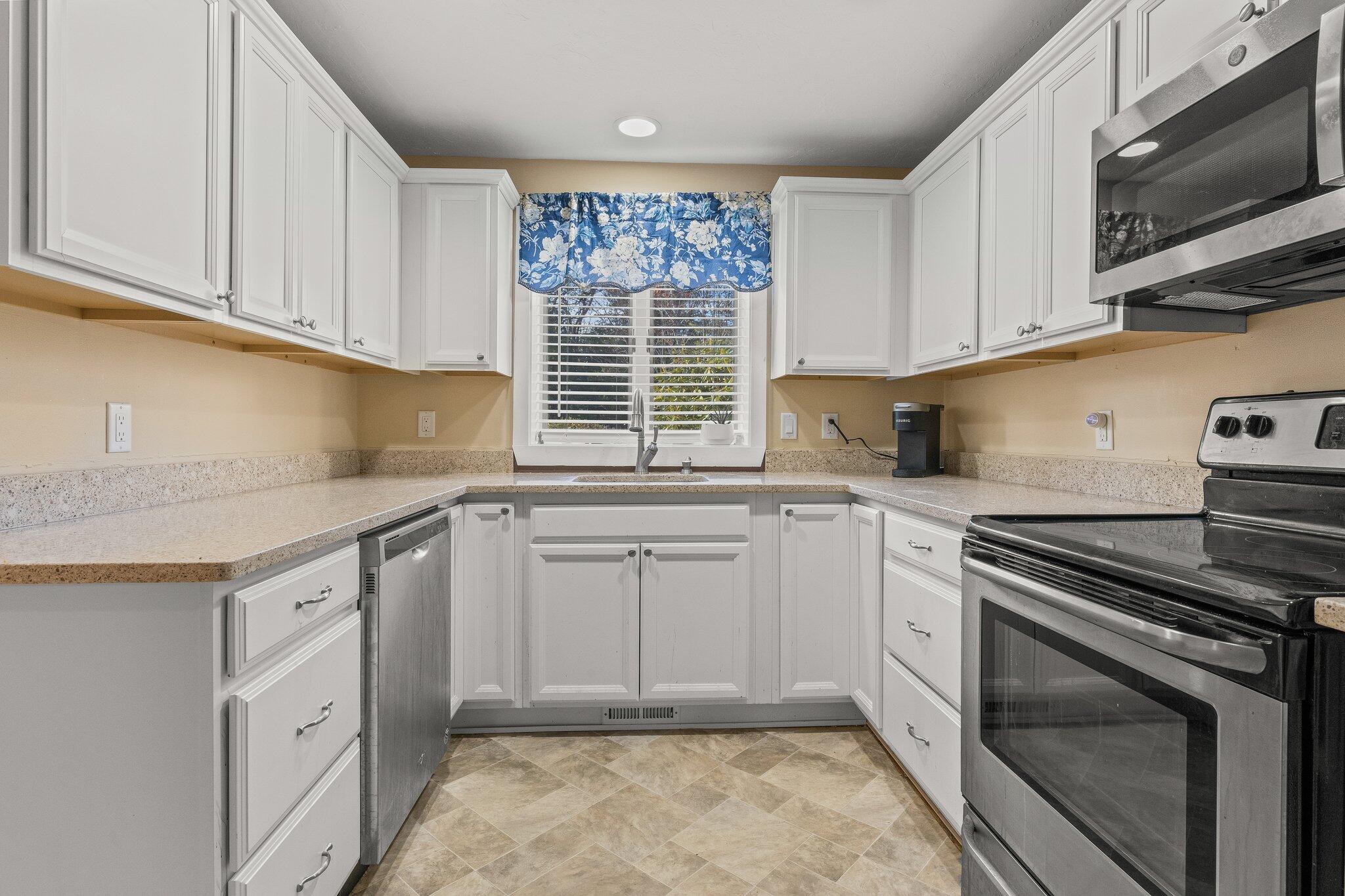 11 Shellback Way, Unit 11B Mashpee, MA 02649 - Photo 6 of 27 8-web-or-mls-11-shellback-way