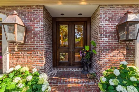 $2,100,000 | 2211 West 69th Terrace, Mission Hills, KS 66208