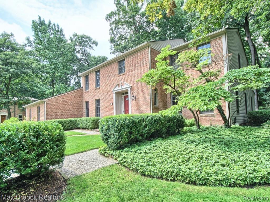 4686 Brightmore Road Bloomfield Hills, MI 48302 - Photo 3 of 42 Front_3rd_View.jpg