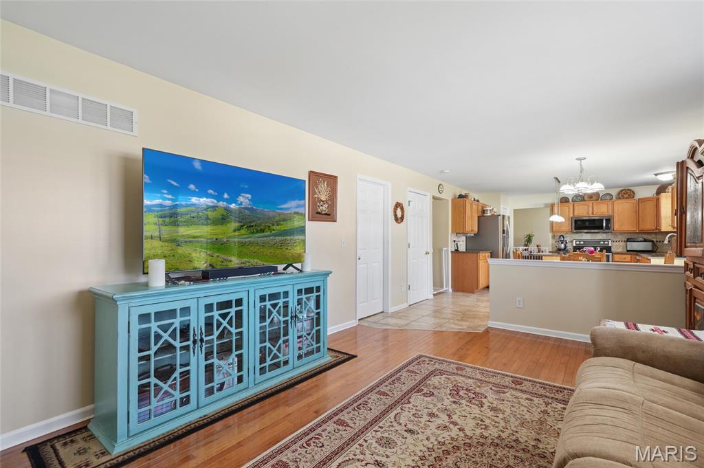 6099 Timber Hollow Lane High Ridge, MO 63049 - Photo 12 of 41