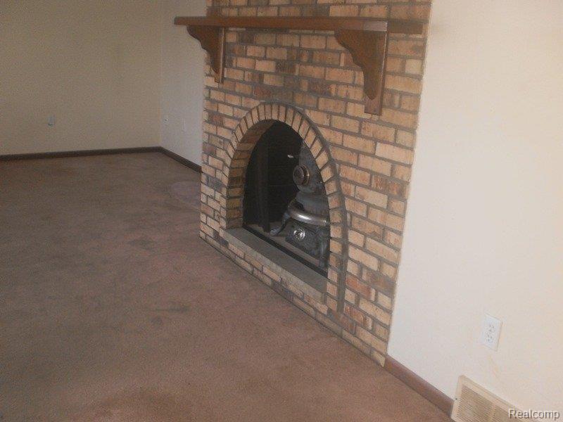 22235 Sibley Road Riverview, MI 48193 - Photo 2 of 6 PC130456