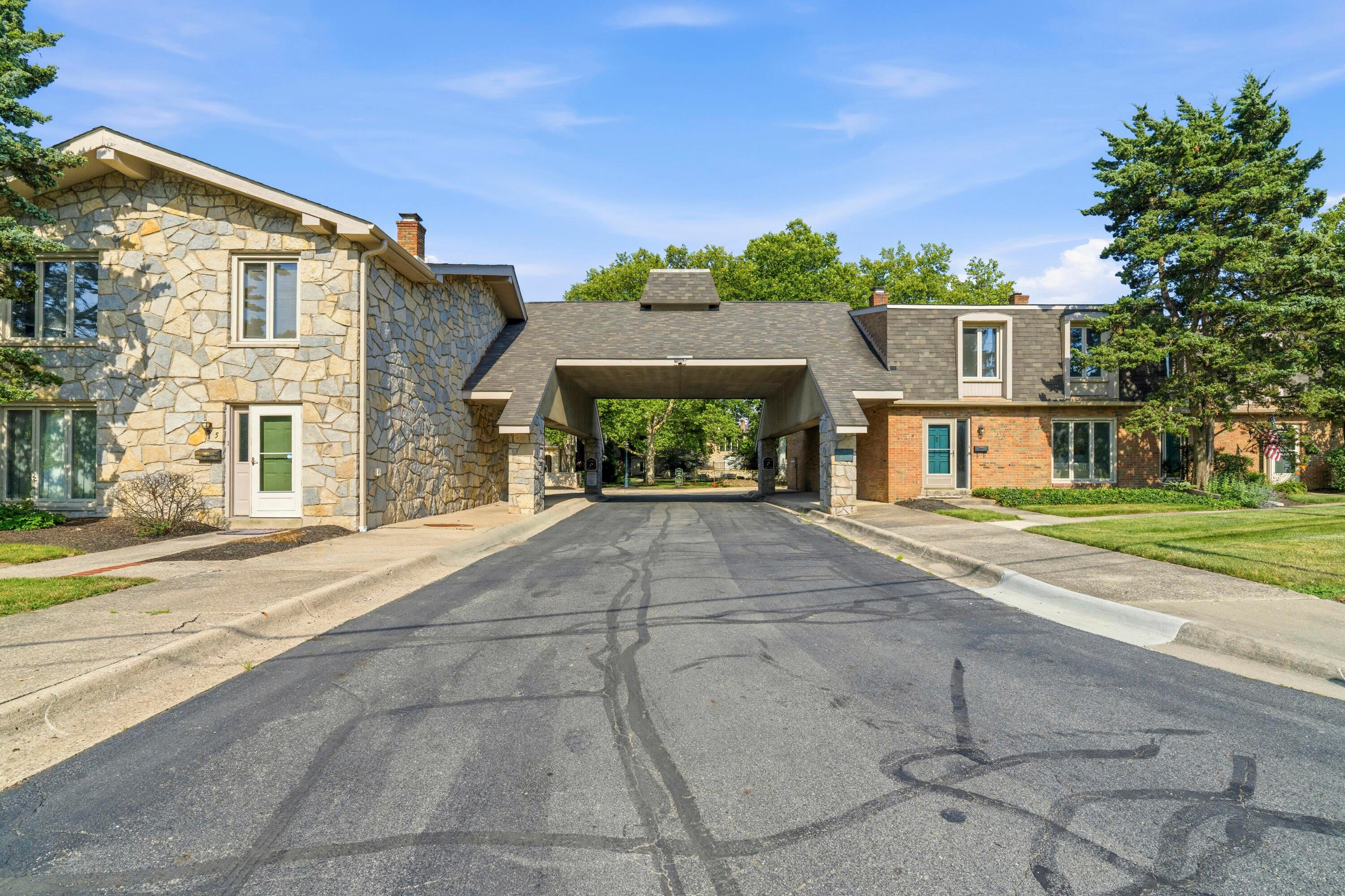 3600 Reed Road, Unit 4 Upper Arlington, OH 43220 - Photo 41 of 42 Community Enterance