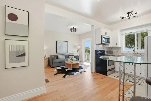 $1,850,000 | 1880-1882 Centro W Street, Tiburon, CA 94920