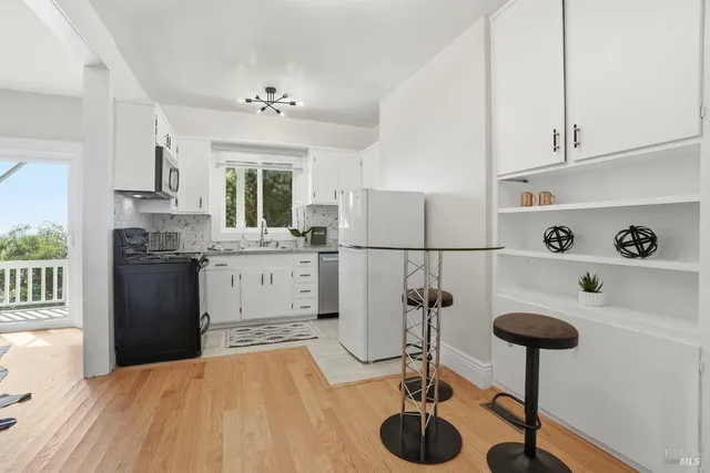 $1,850,000 | 1880-1882 Centro W Street, Tiburon, CA 94920