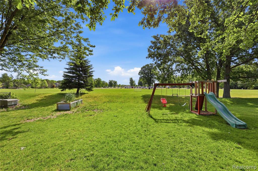 35724 St Clair Drive New Baltimore, MI 48047 - Photo 47 of 52
