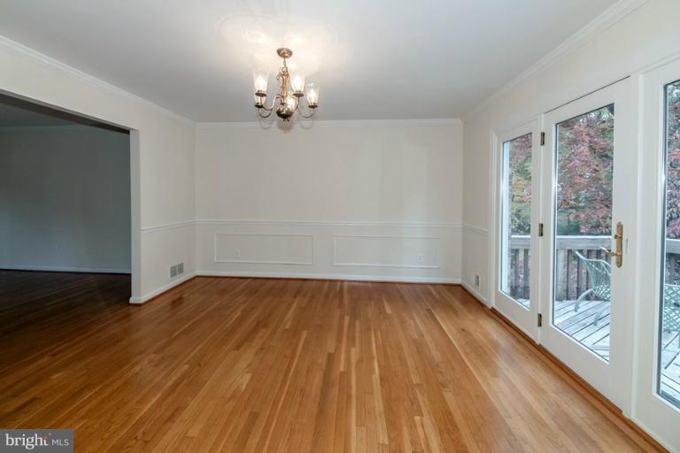 7706 Falstaff Road McLean, VA 22102 - Photo 24 of 30 Dining Room