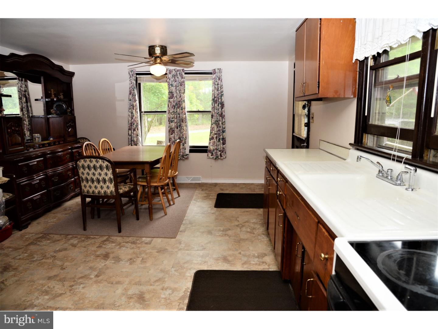 375 Three Bridge Road Newfield, NJ 08344 - Photo 10 of 21 Breakfast Room