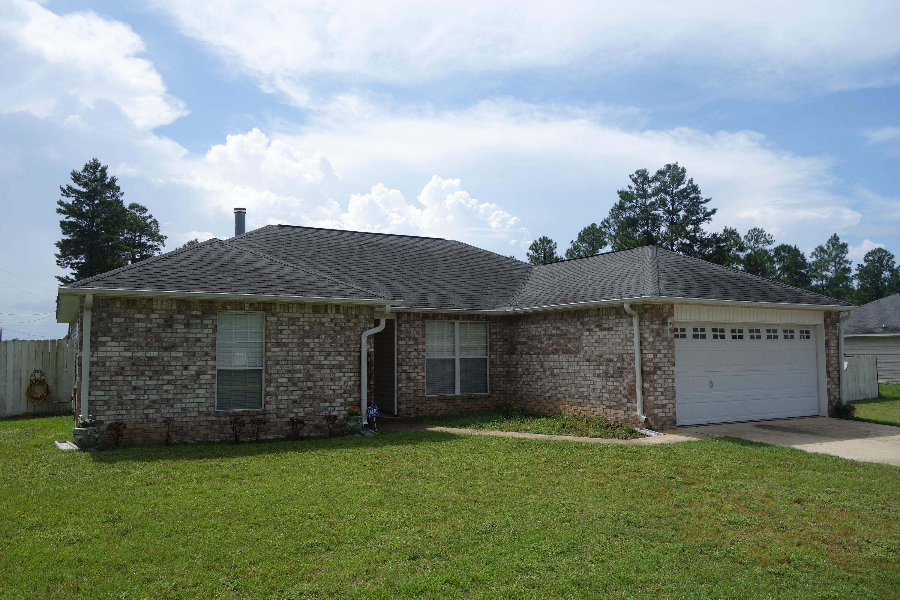 5044 Poinsetta Street Crestview, FL 32539 - Photo 2 of 18 Gallery Image 2
