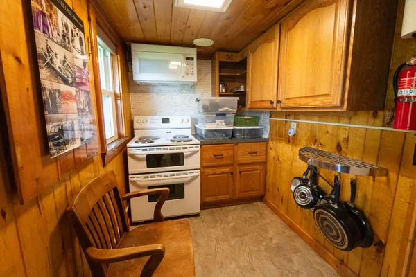 $5,000,000 | 1408 Turtle Lake Road, Gaylord, MI 49735