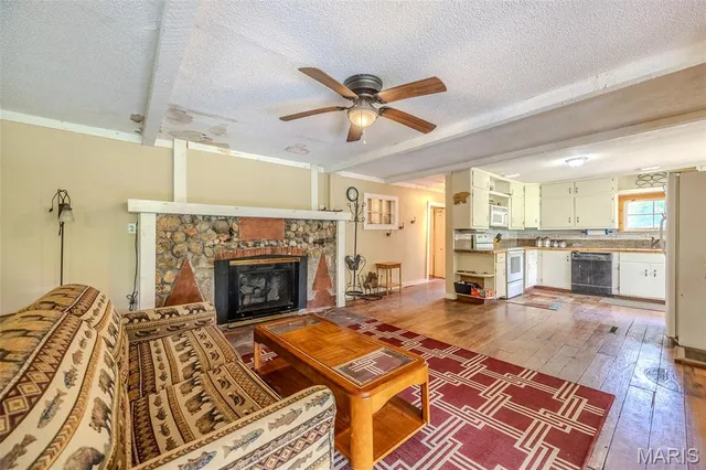 $319,000 | 82 Watermill Road, Buffalo, MO 65622