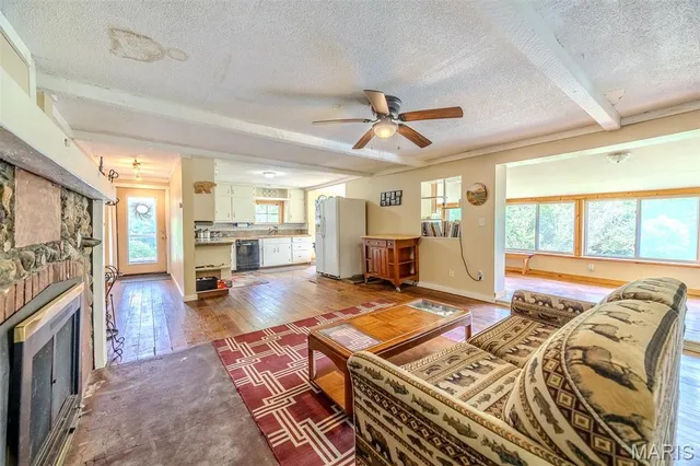 $319,000 | 82 Watermill Road, Buffalo, MO 65622