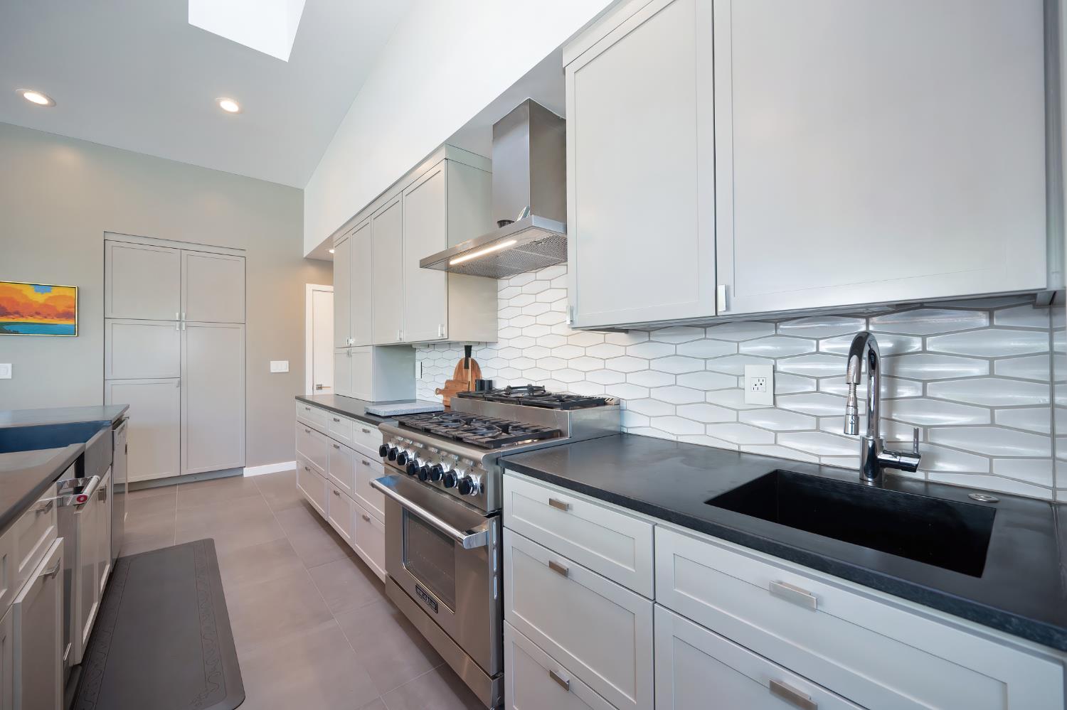 2701 Huntington Road Sacramento, CA 95864 - Photo 23 of 96