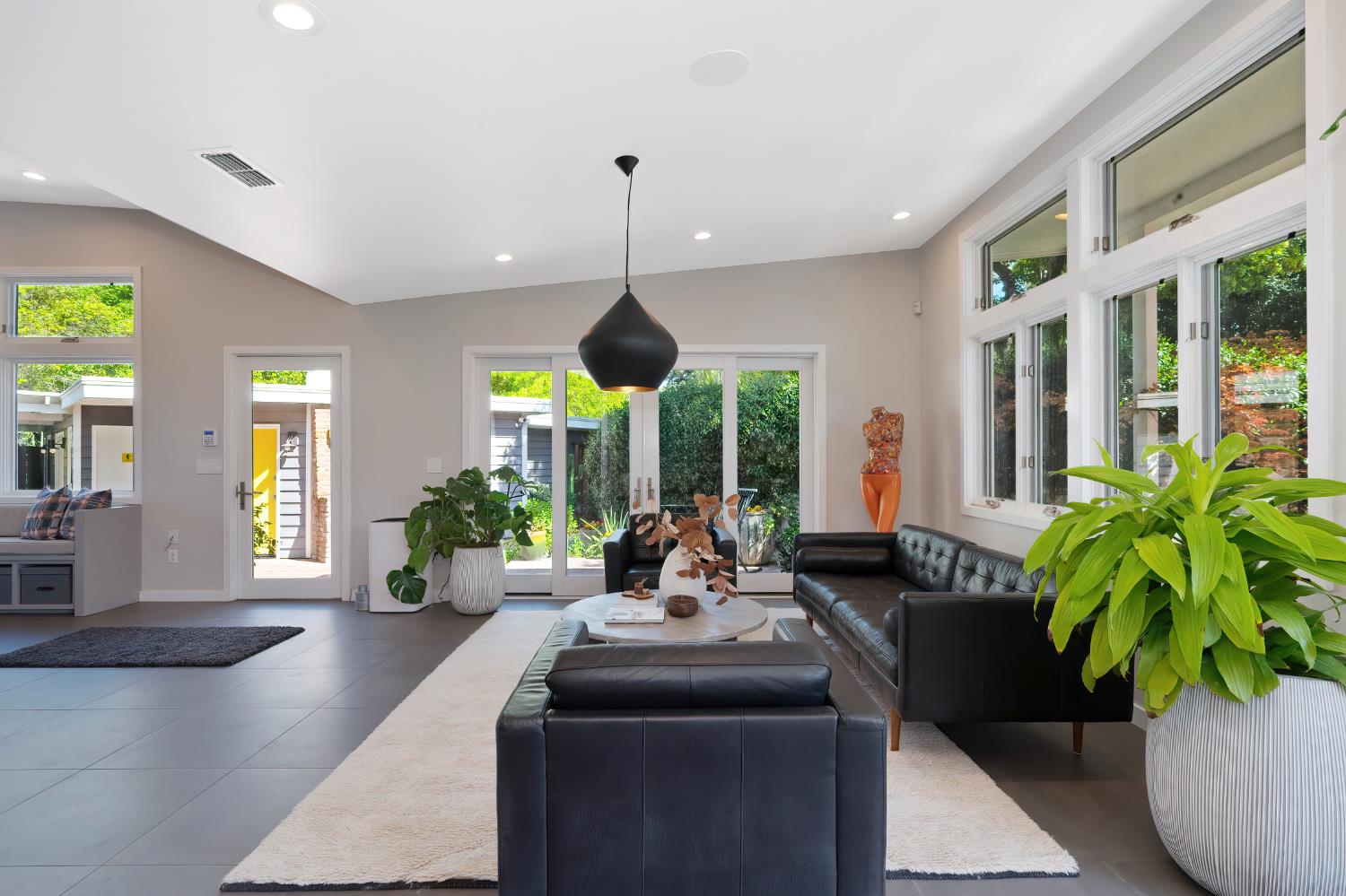 2701 Huntington Road Sacramento, CA 95864 - Photo 6 of 96