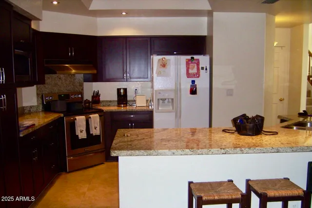 $3,300 | 11631 North 41st Street, Phoenix, AZ 85028