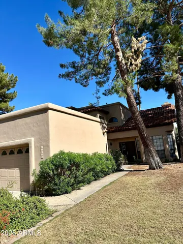 $3,300 | 11631 North 41st Street, Phoenix, AZ 85028