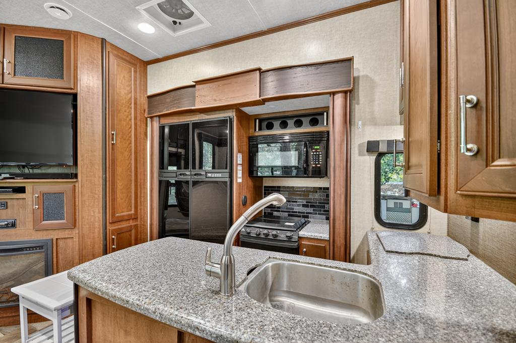 169 19th Street Ellijay, GA 30540 - Photo 13 of 33