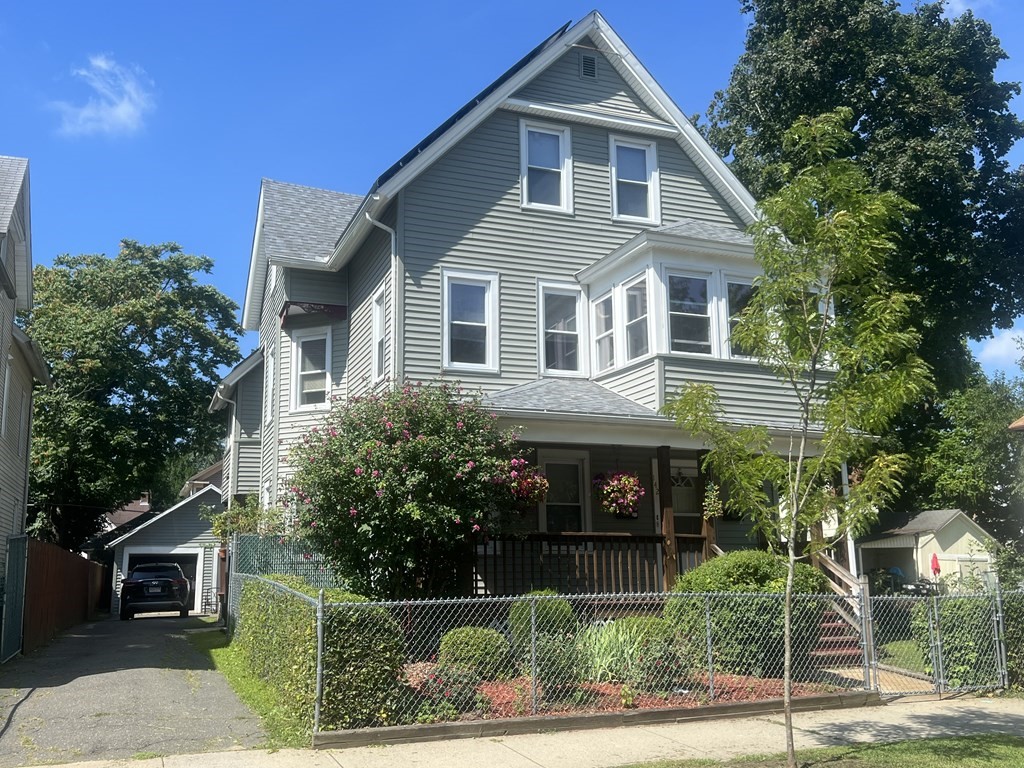 142 Marion Street Springfield, MA 01109 - Photo 2 of 11 Gallery Image 2