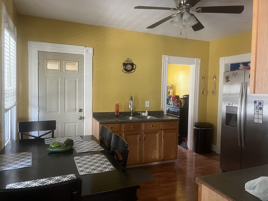 142 Marion Street Springfield, MA 01109 - Photo 3 of 11 Gallery Image 3