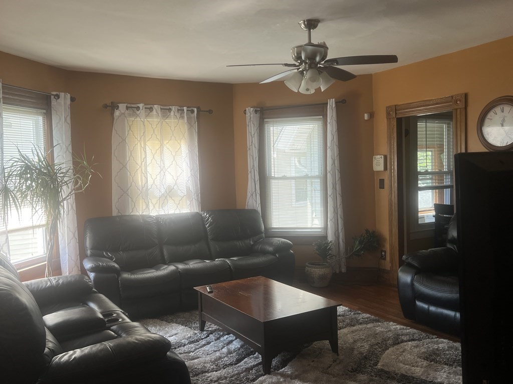 142 Marion Street Springfield, MA 01109 - Photo 6 of 11 Gallery Image 6