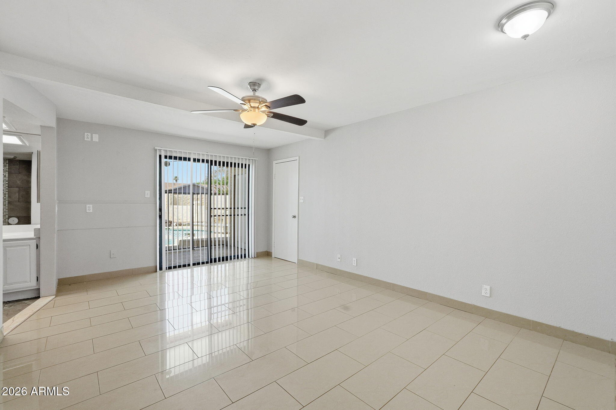 2254 West Wethersfield Road Phoenix, AZ 85029 - Photo 6 of 35 008_ListerPros