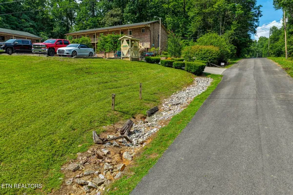 $1,760,000 | 2810-2812 Daybreak Way, Strawberry Plains, TN 37871
