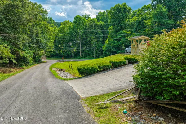 $1,760,000 | 2810-2812 Daybreak Way, Strawberry Plains, TN 37871