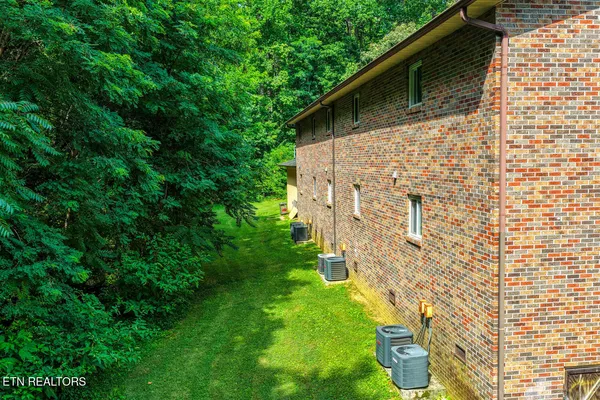 $1,760,000 | 2810-2812 Daybreak Way, Strawberry Plains, TN 37871