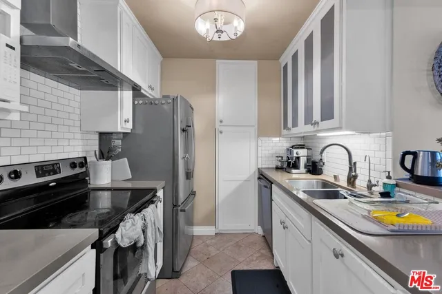 $3,800 | 7740 Redlands Street, Unit M3082, Playa del Rey, CA 90293