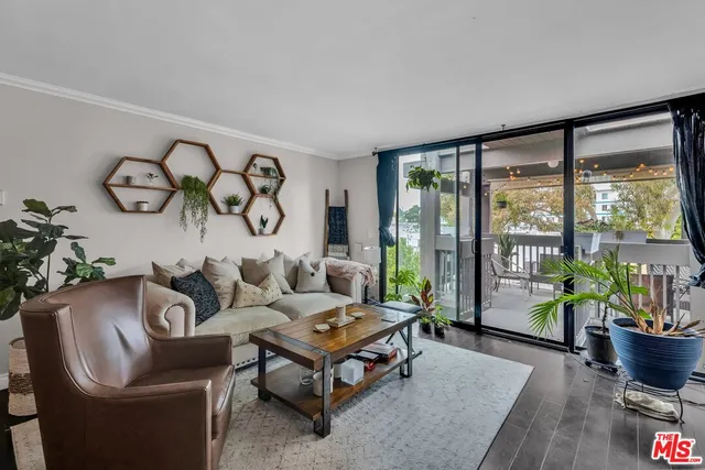 $3,800 | 7740 Redlands Street, Unit M3082, Playa del Rey, CA 90293