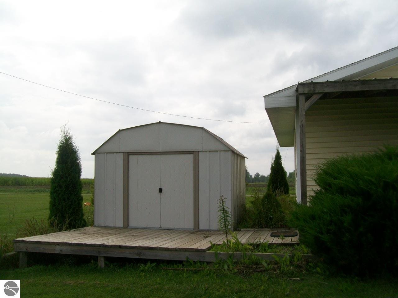 1185 South Luce Road Ithaca, MI 48847 - Photo 20 of 33 1789794-19.JPG
