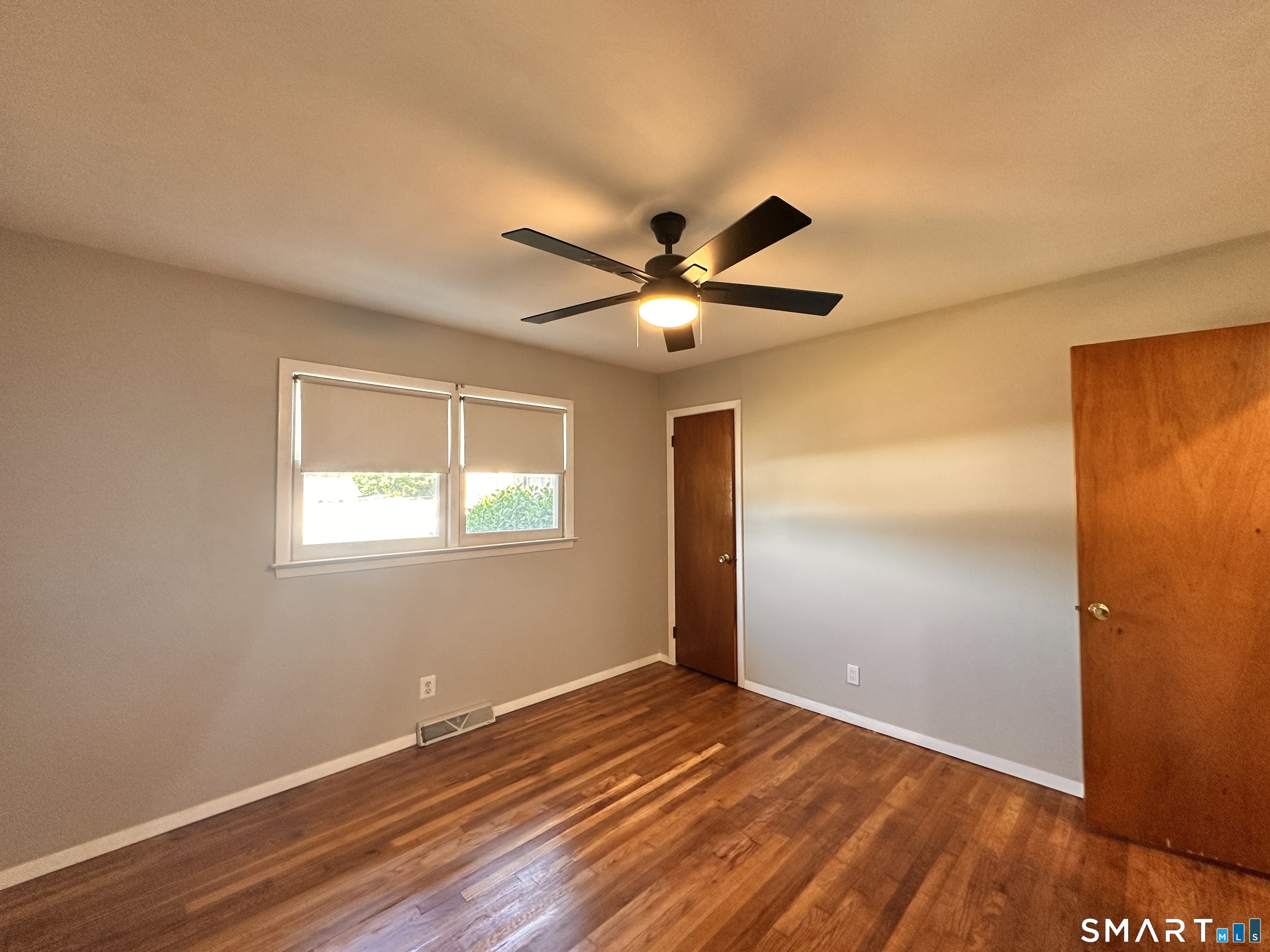 23 Robin Road West Haven, CT 06516 - Photo 15 of 27