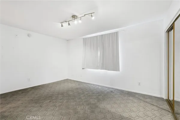 $469,000 | 7045 Woodley Avenue, Unit 124, Lake Balboa, CA 91406