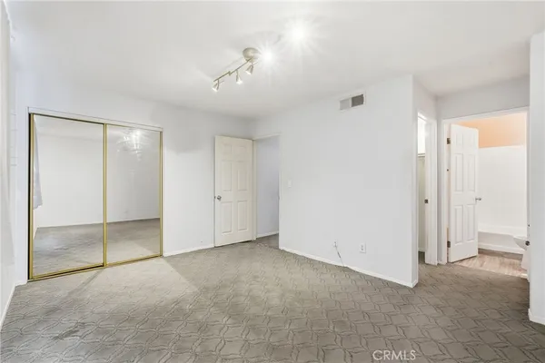 $469,000 | 7045 Woodley Avenue, Unit 124, Lake Balboa, CA 91406