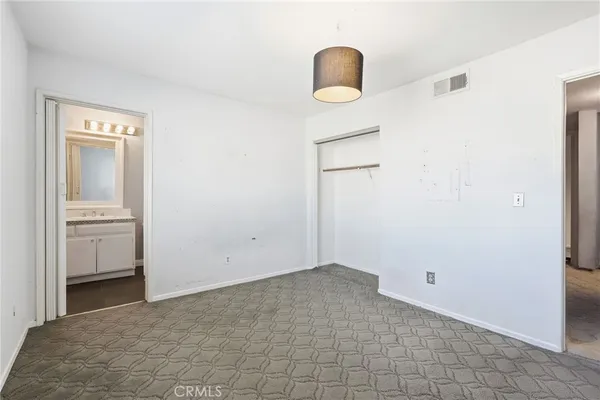 $469,000 | 7045 Woodley Avenue, Unit 124, Lake Balboa, CA 91406