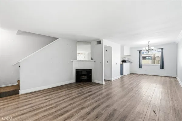 $469,000 | 7045 Woodley Avenue, Unit 124, Lake Balboa, CA 91406