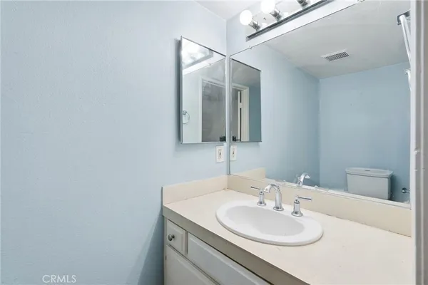 $469,000 | 7045 Woodley Avenue, Unit 124, Lake Balboa, CA 91406