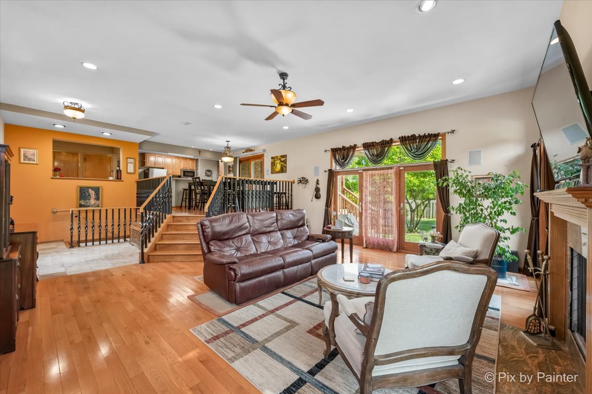 4N260 Walter Road Addison, IL 60101 - Photo 4 of 53