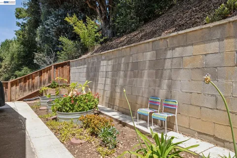 $1,169,000 | 33166 Basswood Avenue, Union City, CA 94587