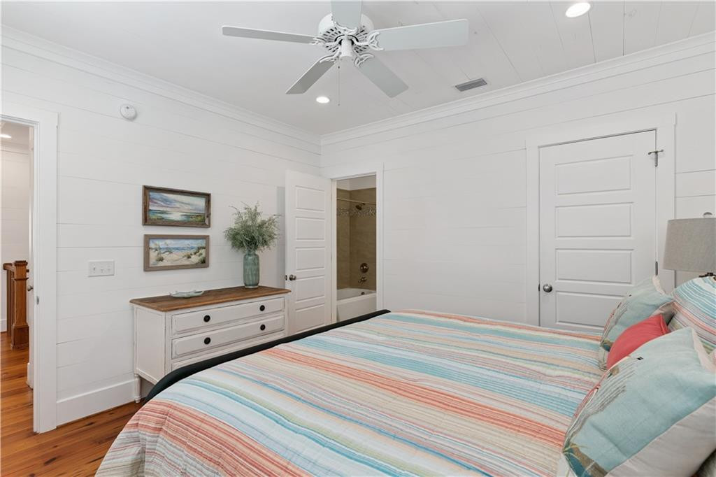 4316 5th Street St. Simons Island, GA 31522 - Photo 38 of 58 Upstairs guest bedroom