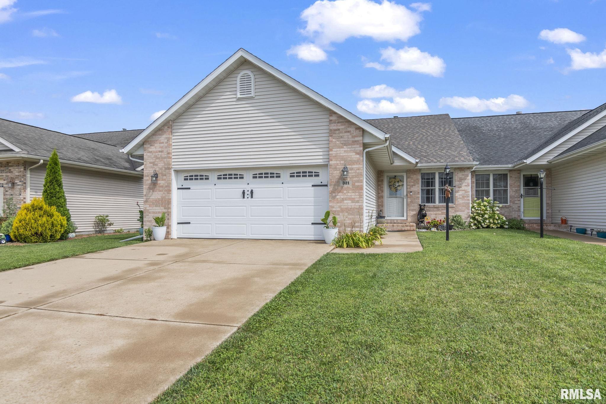 321 Butler Lane Chatham, IL 62629 - Photo 1 of 31 Gallery Image 1