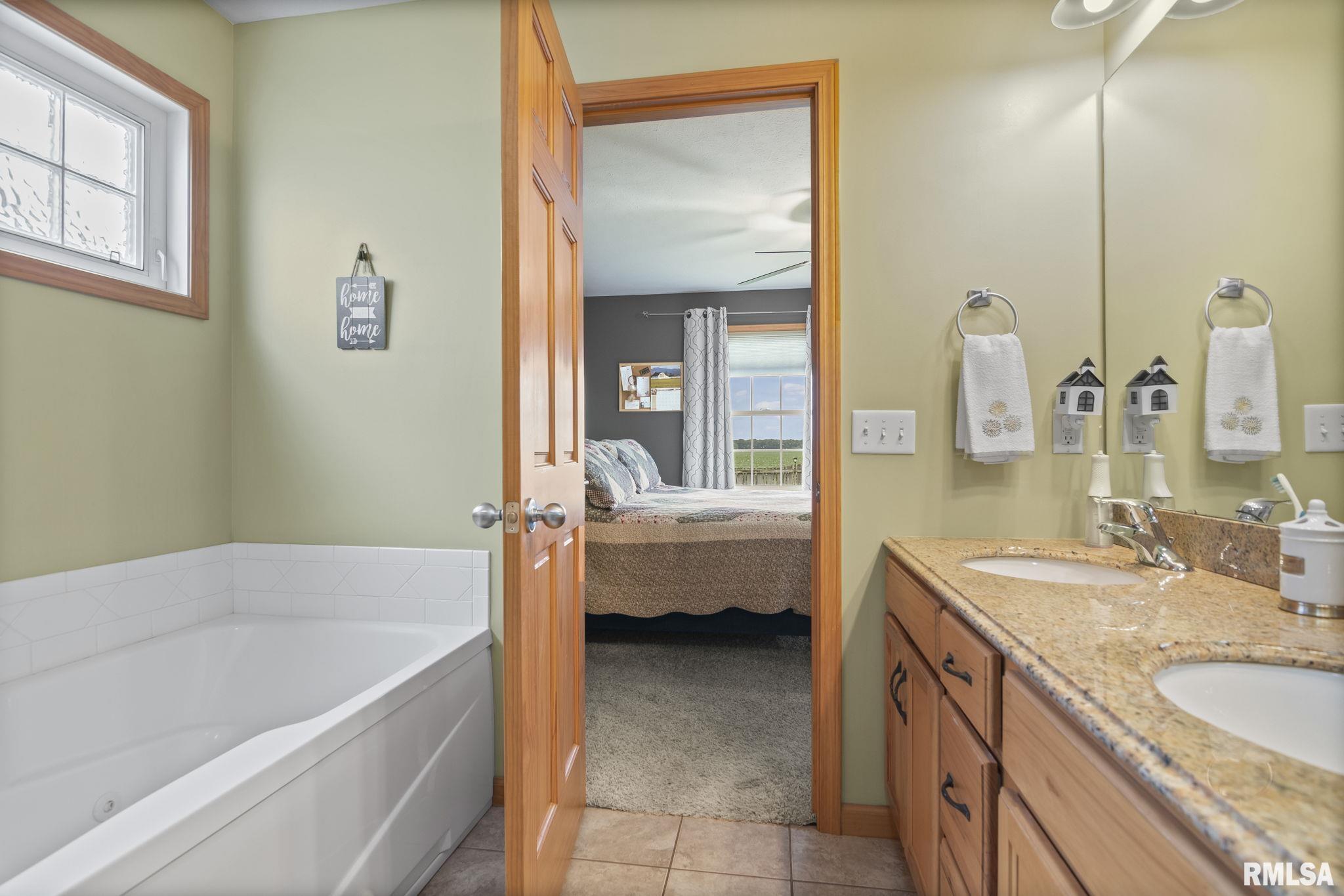 321 Butler Lane Chatham, IL 62629 - Photo 13 of 31 Gallery Image 13