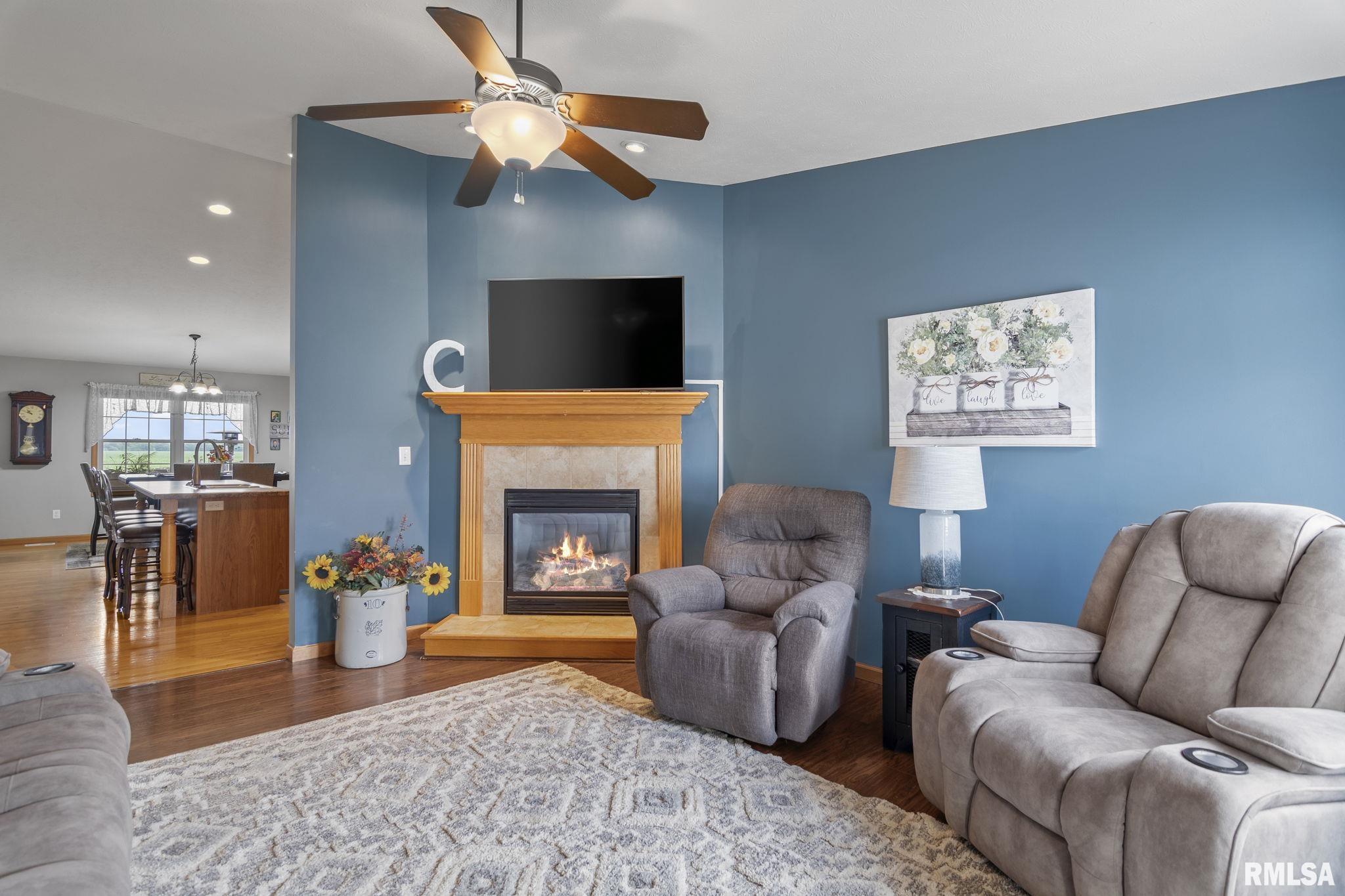 321 Butler Lane Chatham, IL 62629 - Photo 4 of 31 Gallery Image 4