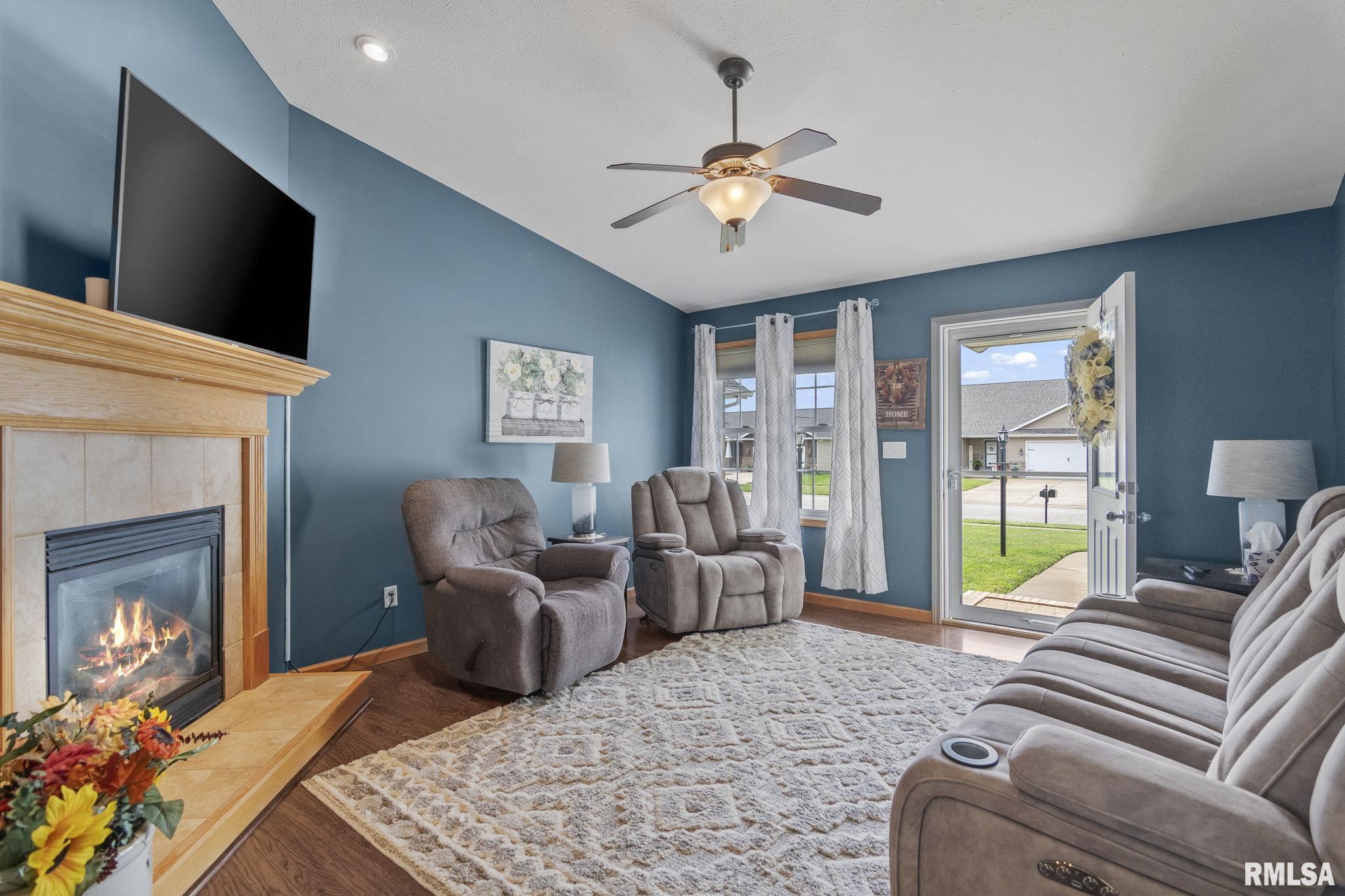 321 Butler Lane Chatham, IL 62629 - Photo 5 of 31 Gallery Image 5